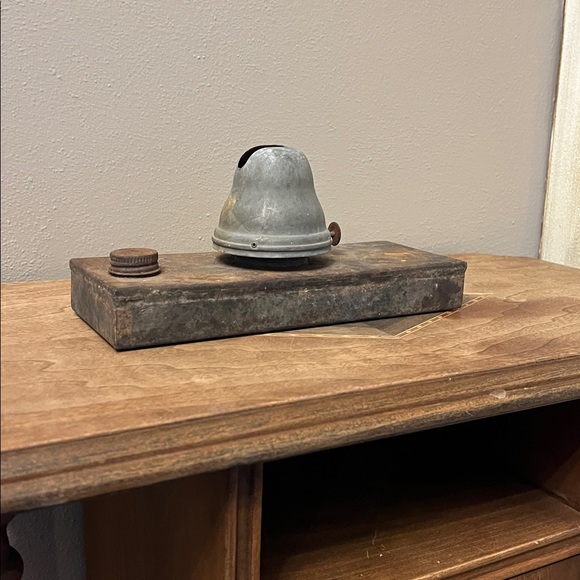 Vintage tin oil lamp - Picture 2 of 5